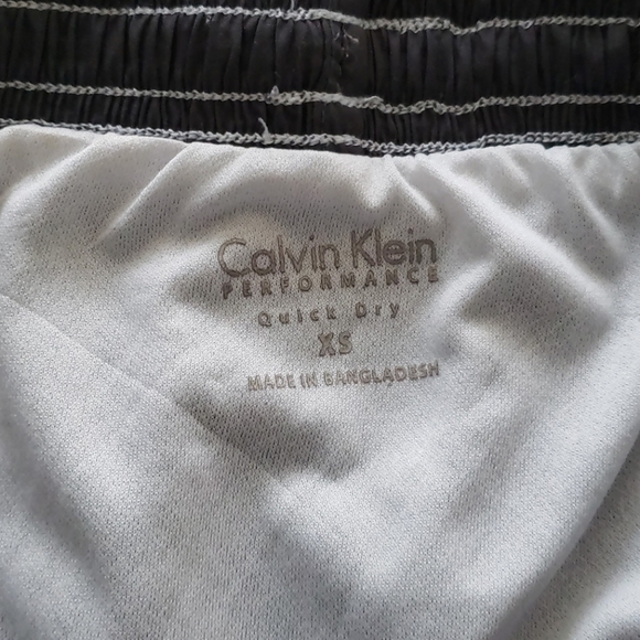 Running shorts - Picture 3 of 4